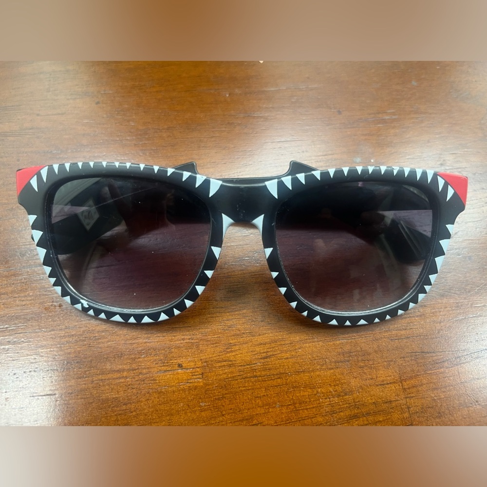 Gap sunglasses 3-8